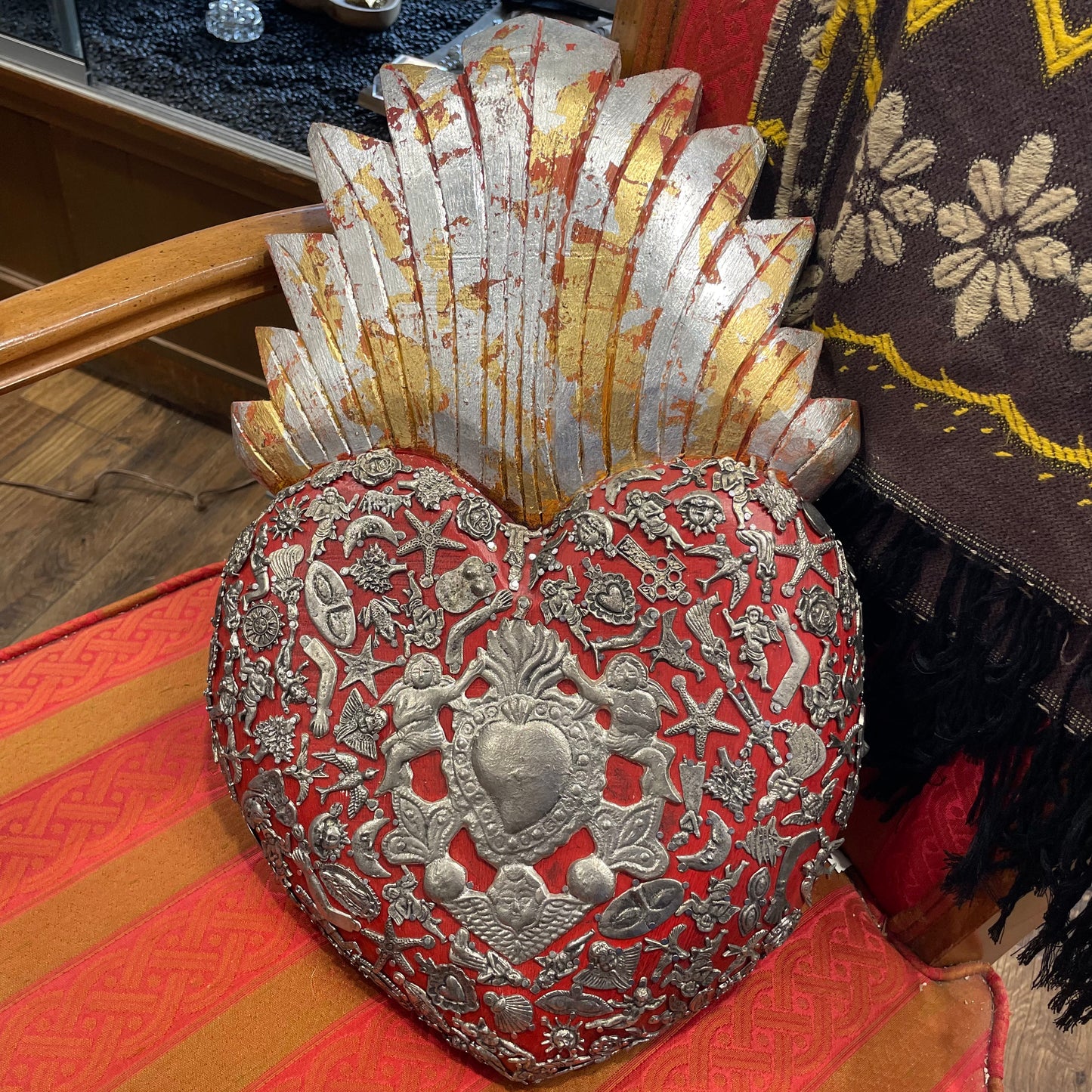 Milagros XL Flaming Sacred Heart