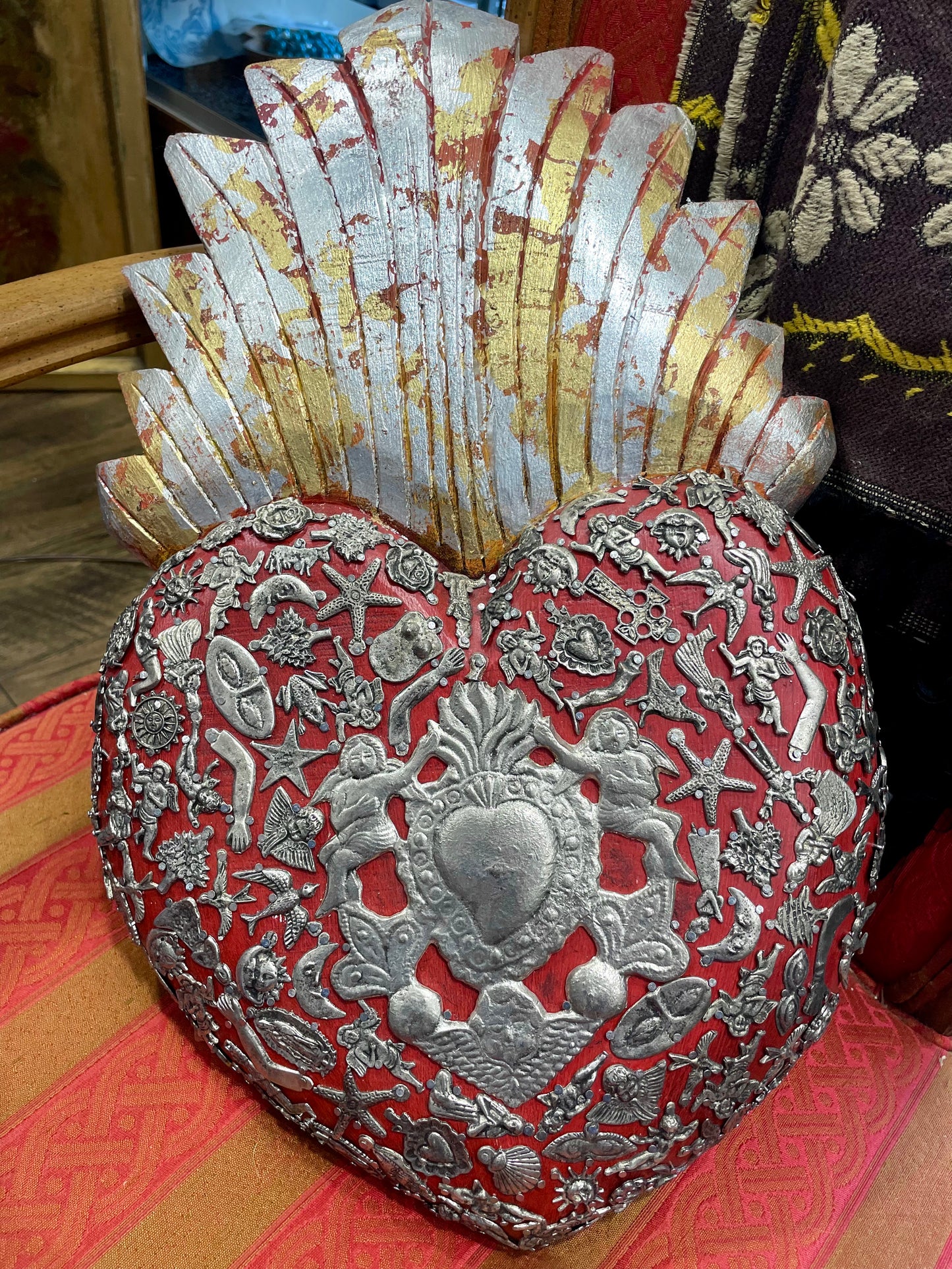 Milagros XL Flaming Sacred Heart