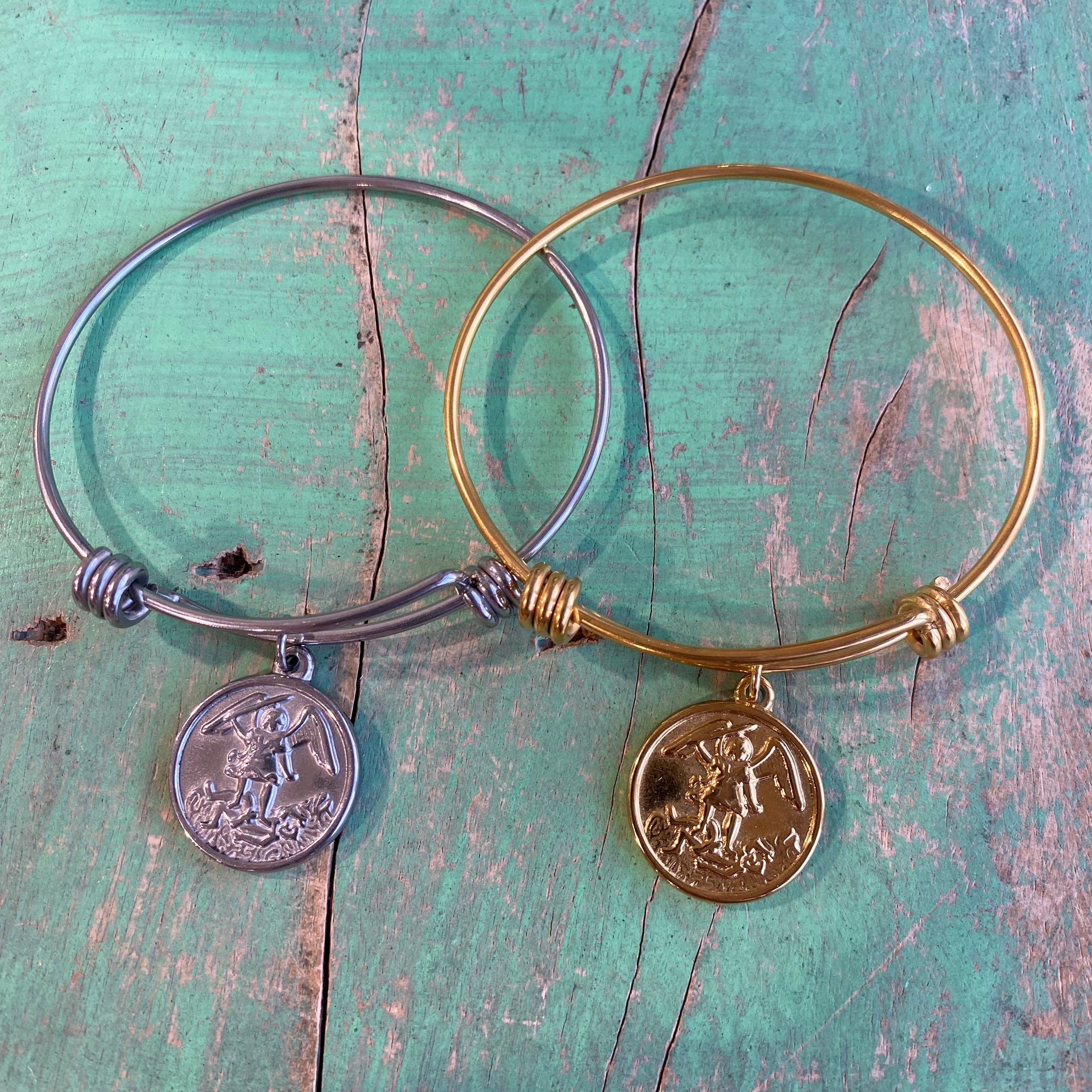 Bracelets/Bangles