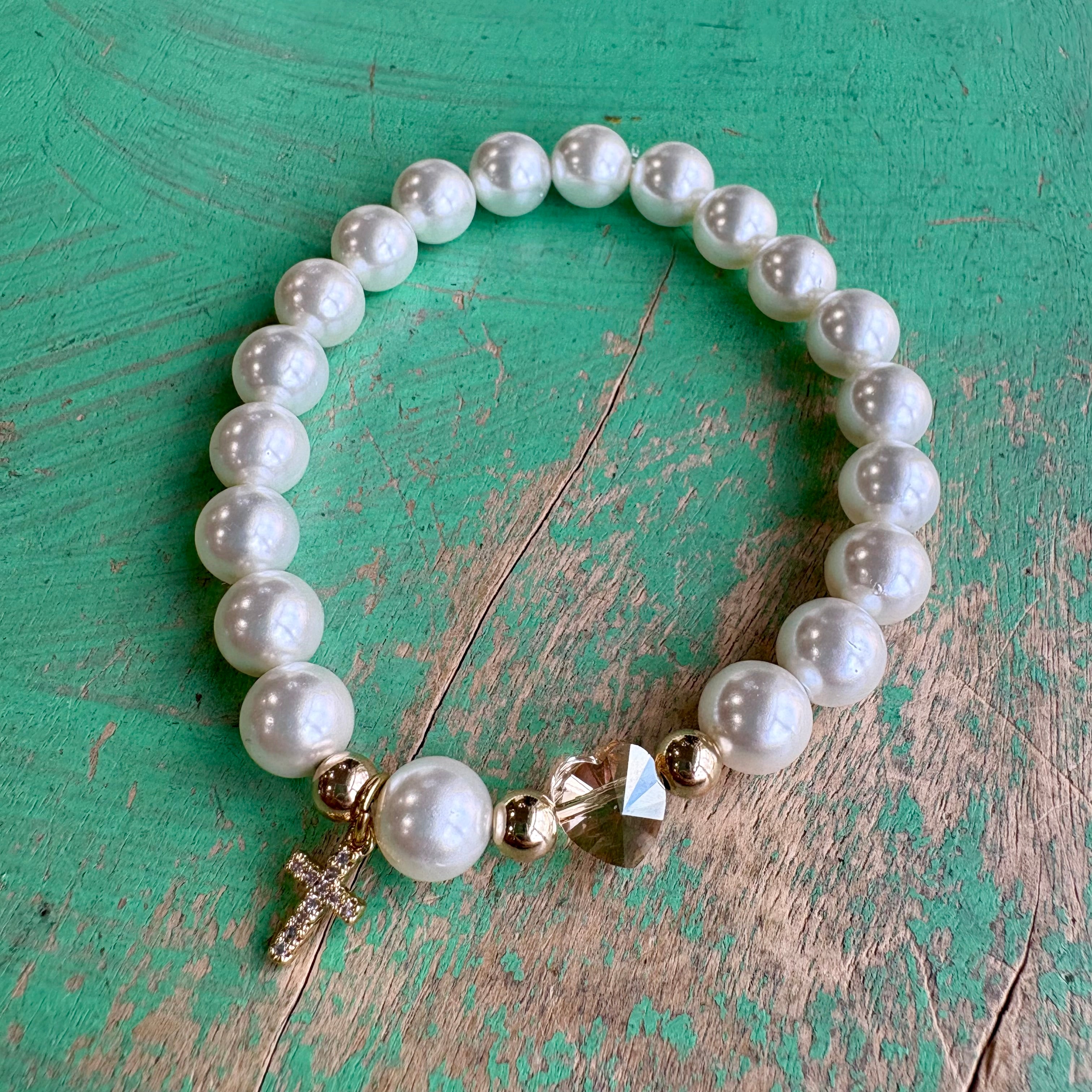 Crystal Heart and Shell Pearl Bracelet