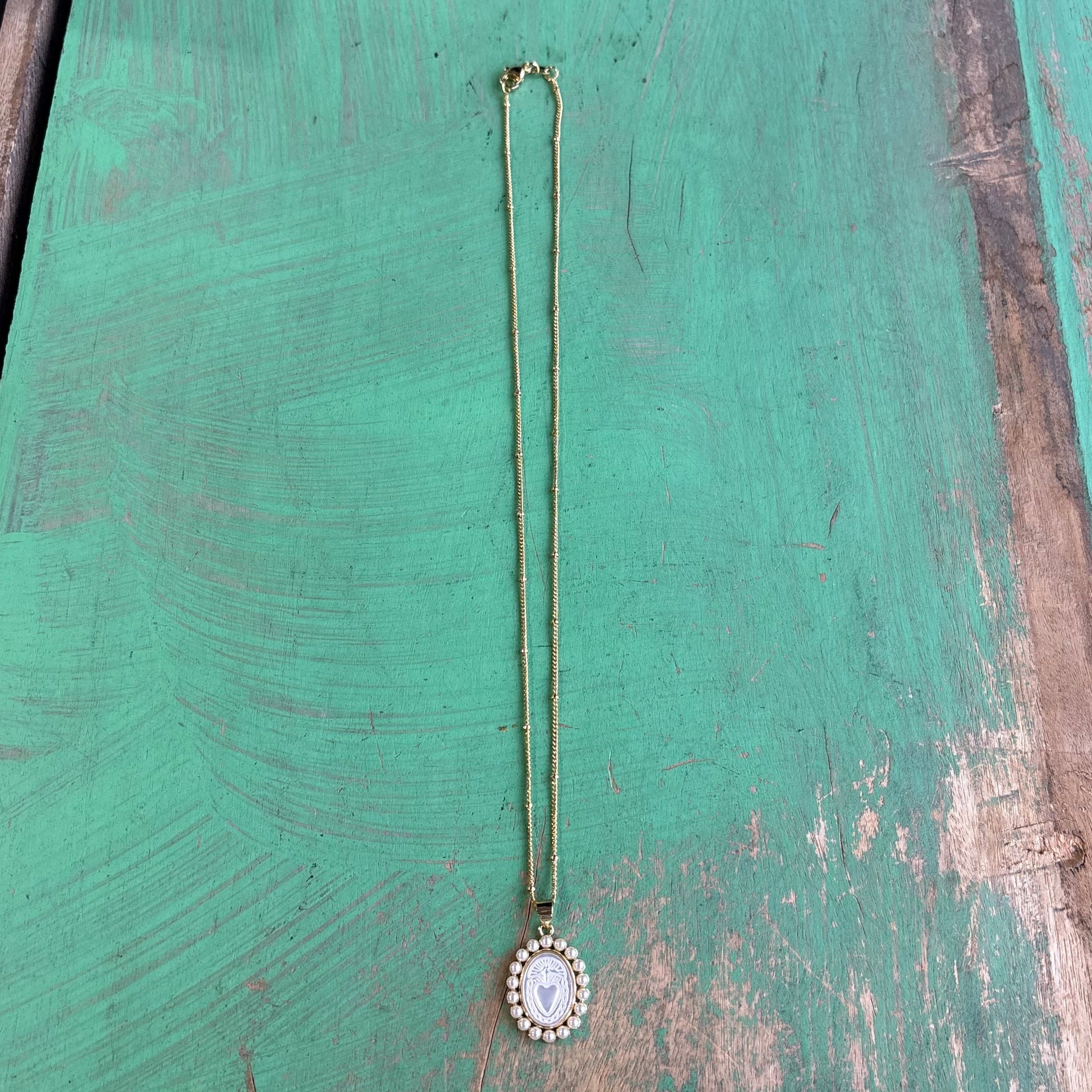 Mother of Pearl Halo Necklace