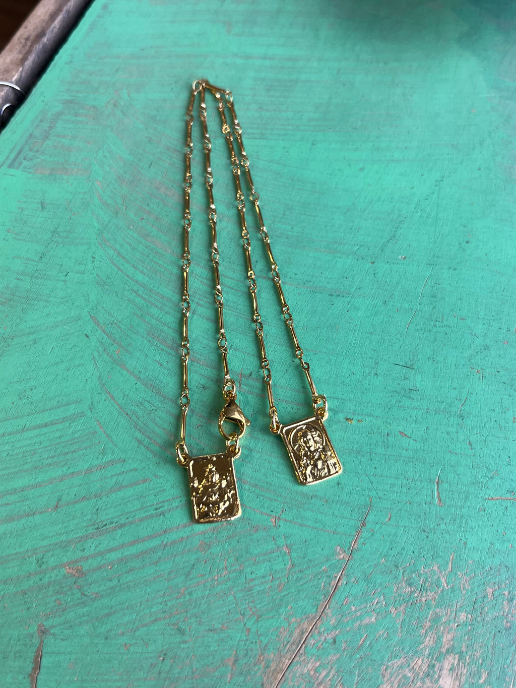 Scapular in Gold