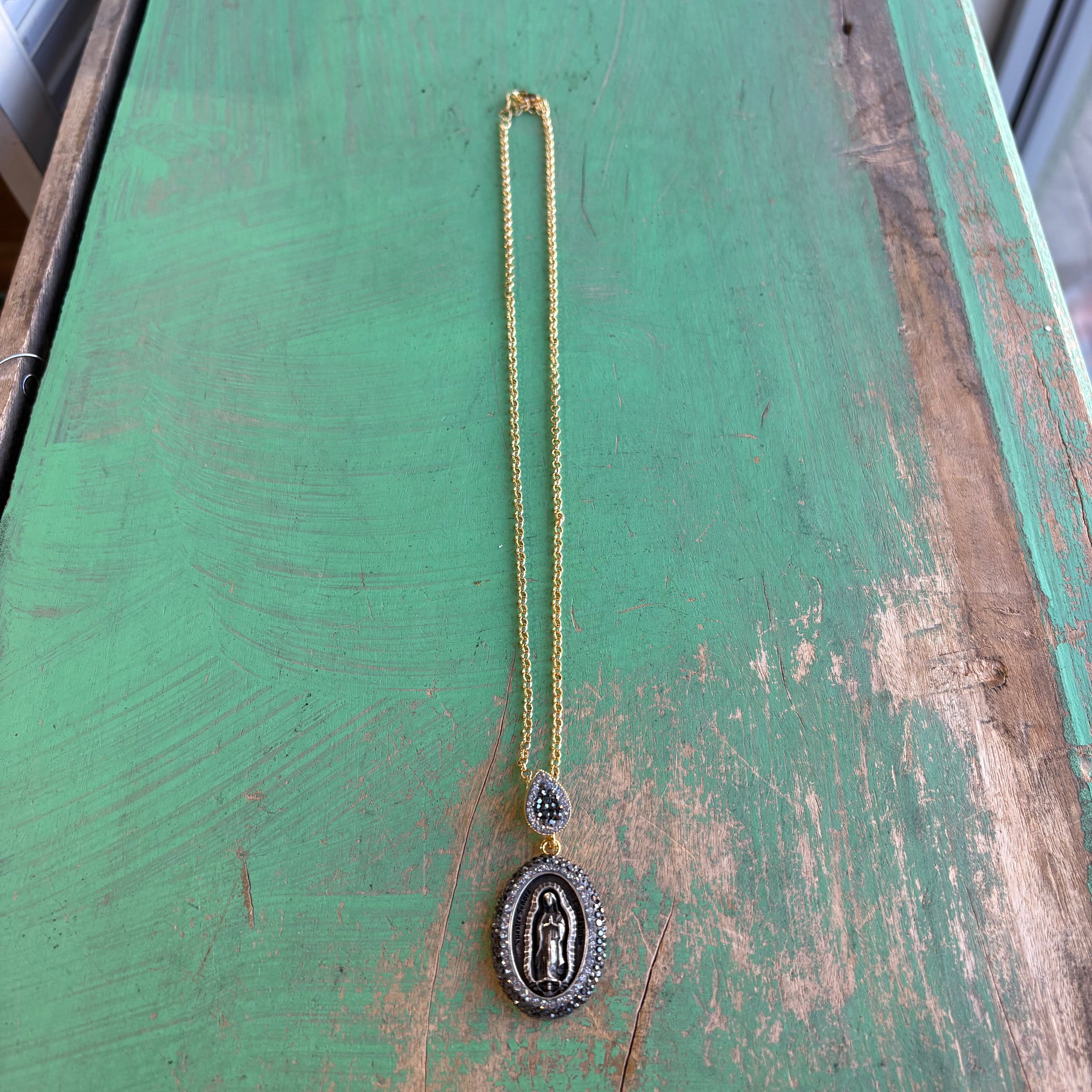 OLG Teardrop Gold Elegance