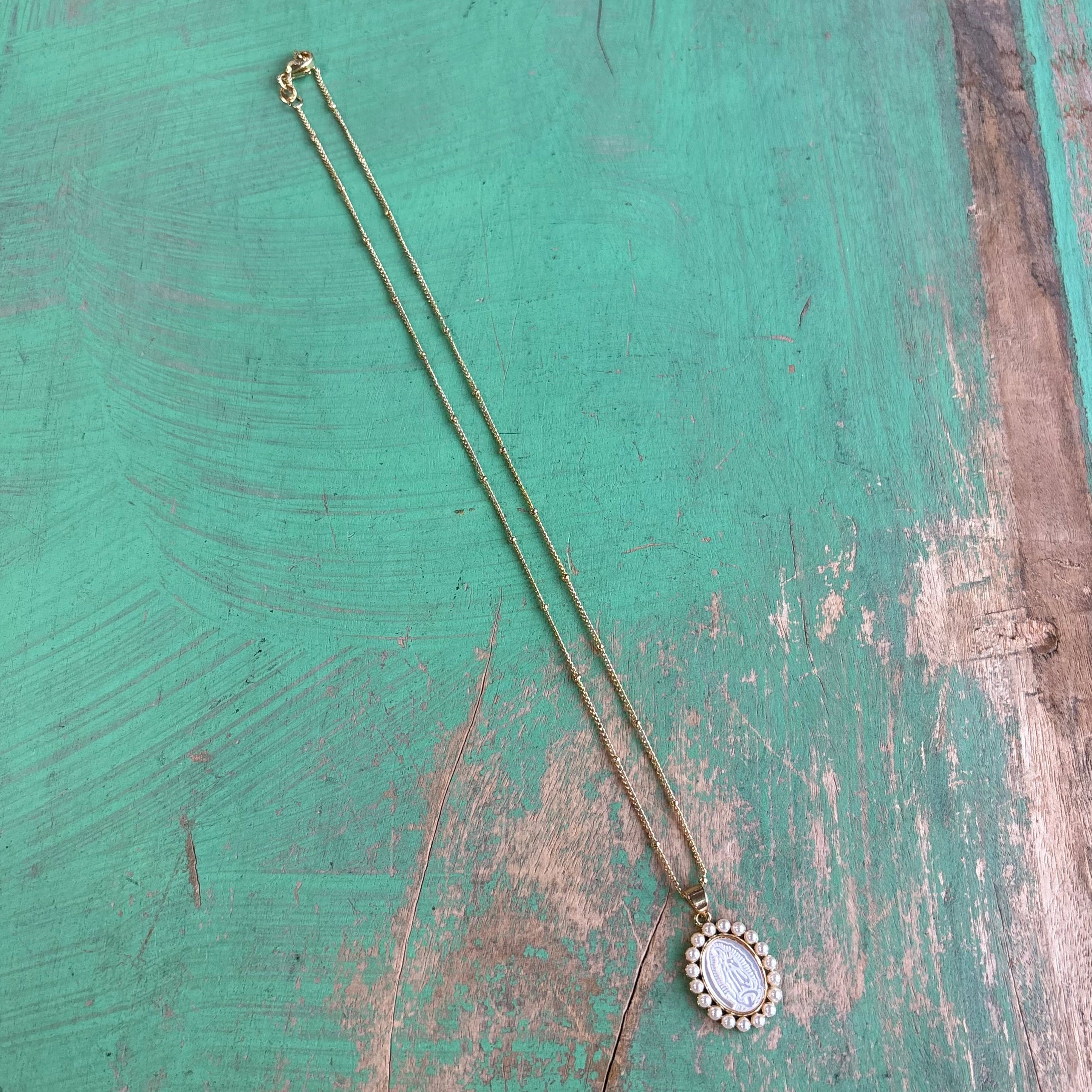 Mother of Pearl Halo Necklace