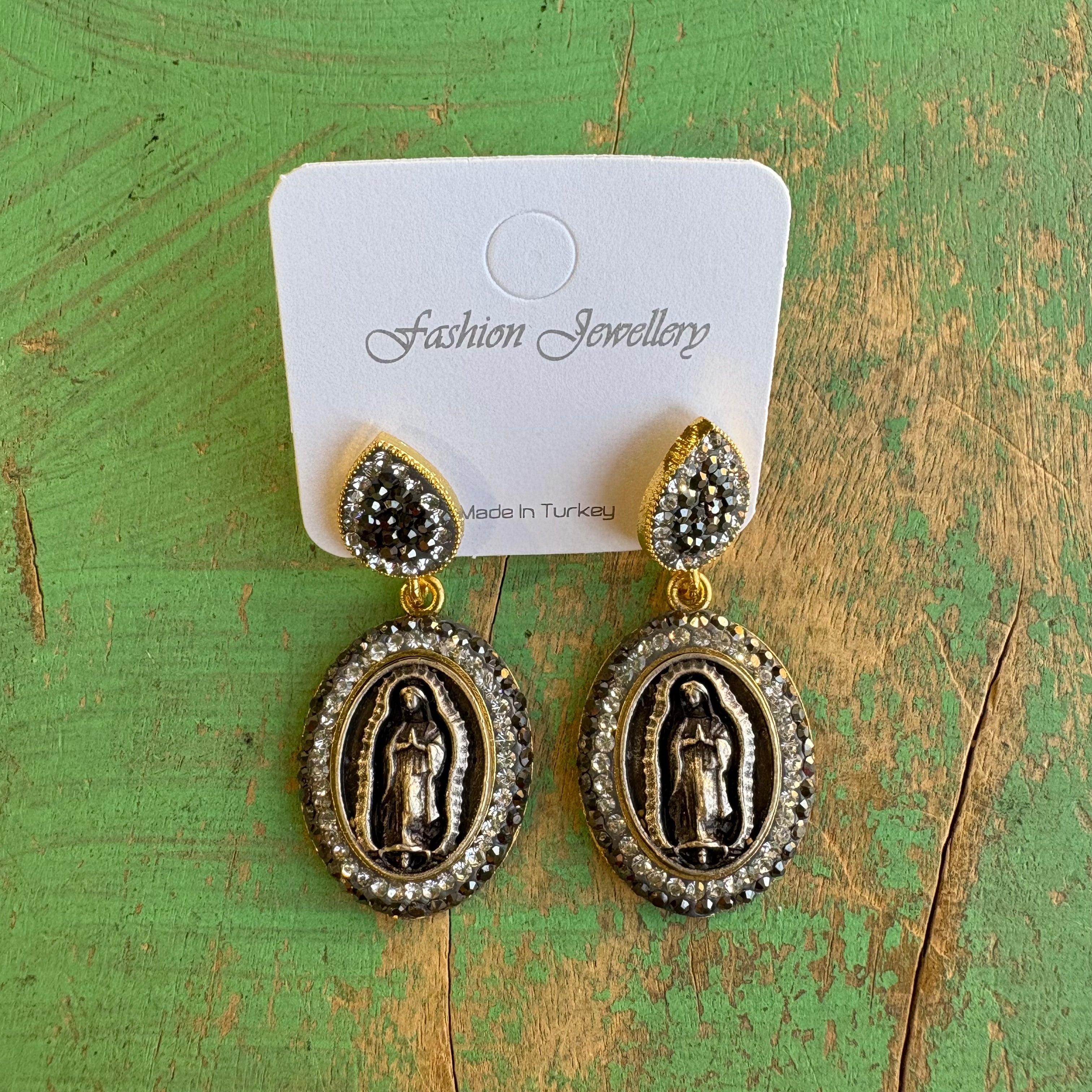 OLG Teardrop Gold Elegance