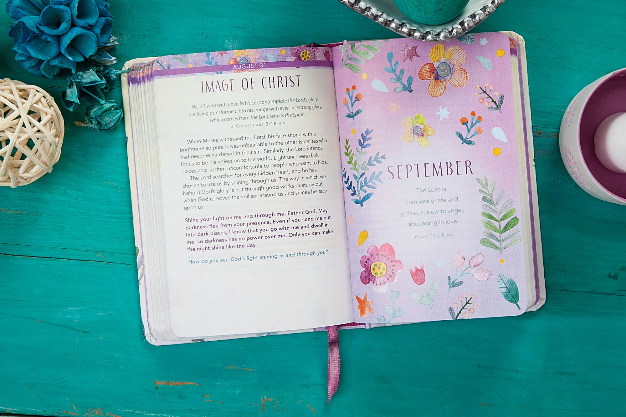 Amazing Grace (Yearlong Devotional, Linen-bound Hardcover)