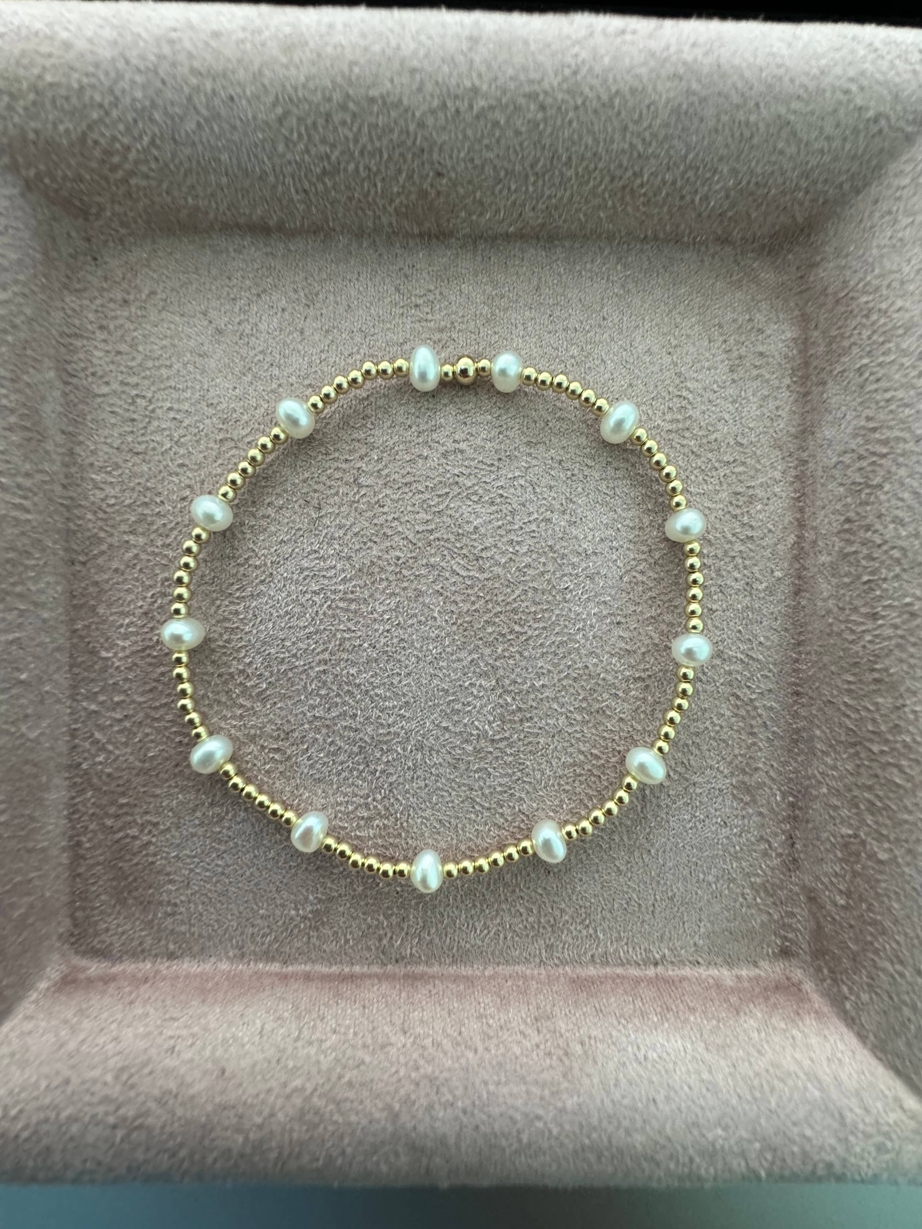 BARA | Stretchy Anti-Tarnish Gold Filled & Pearls Bracelet