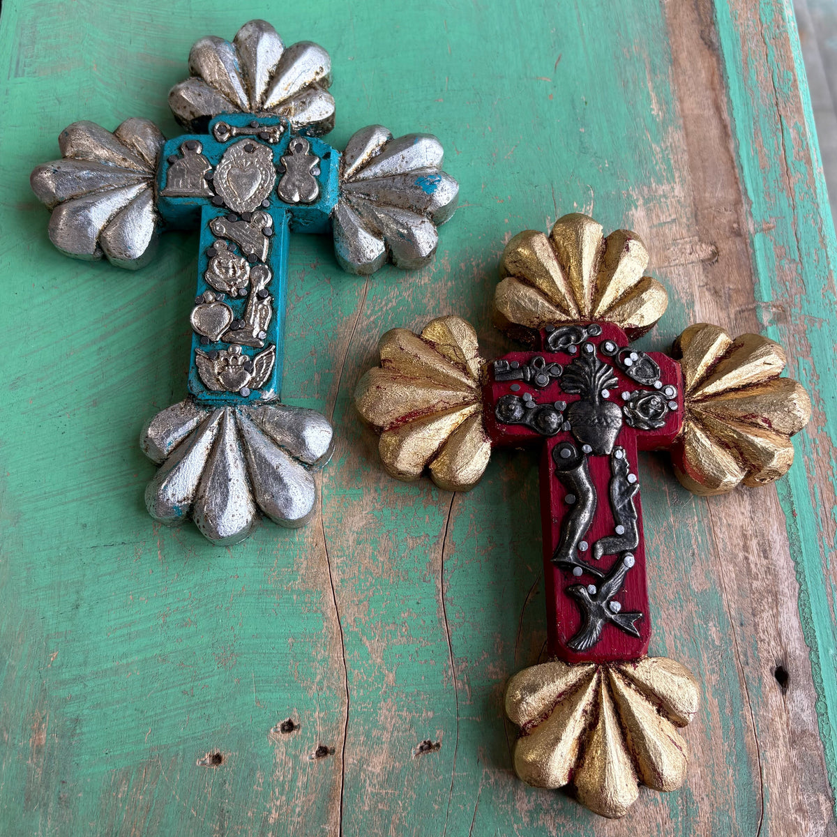Milagros Gajos Cross