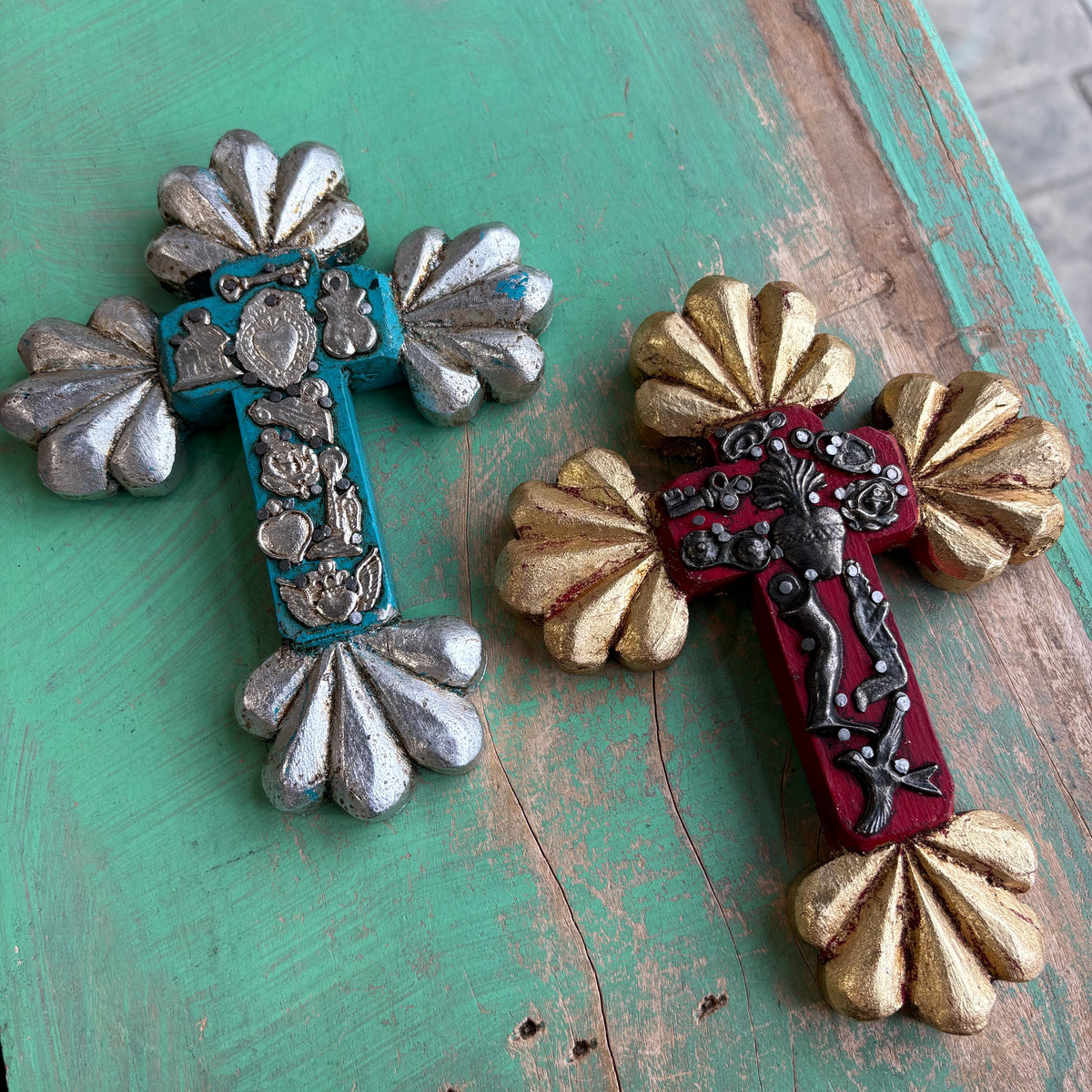 Milagros Gajos Cross