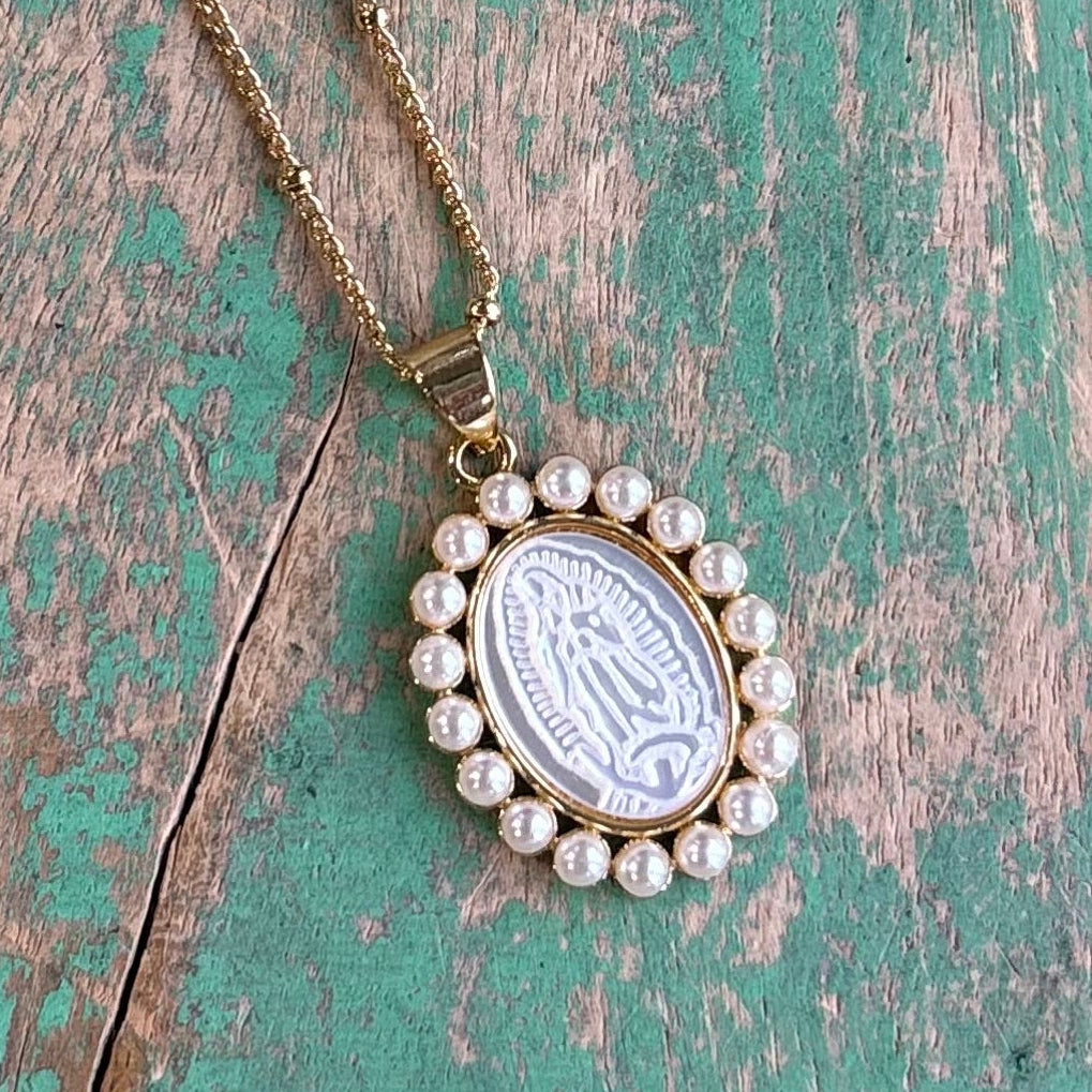 Mother of Pearl Halo Necklace