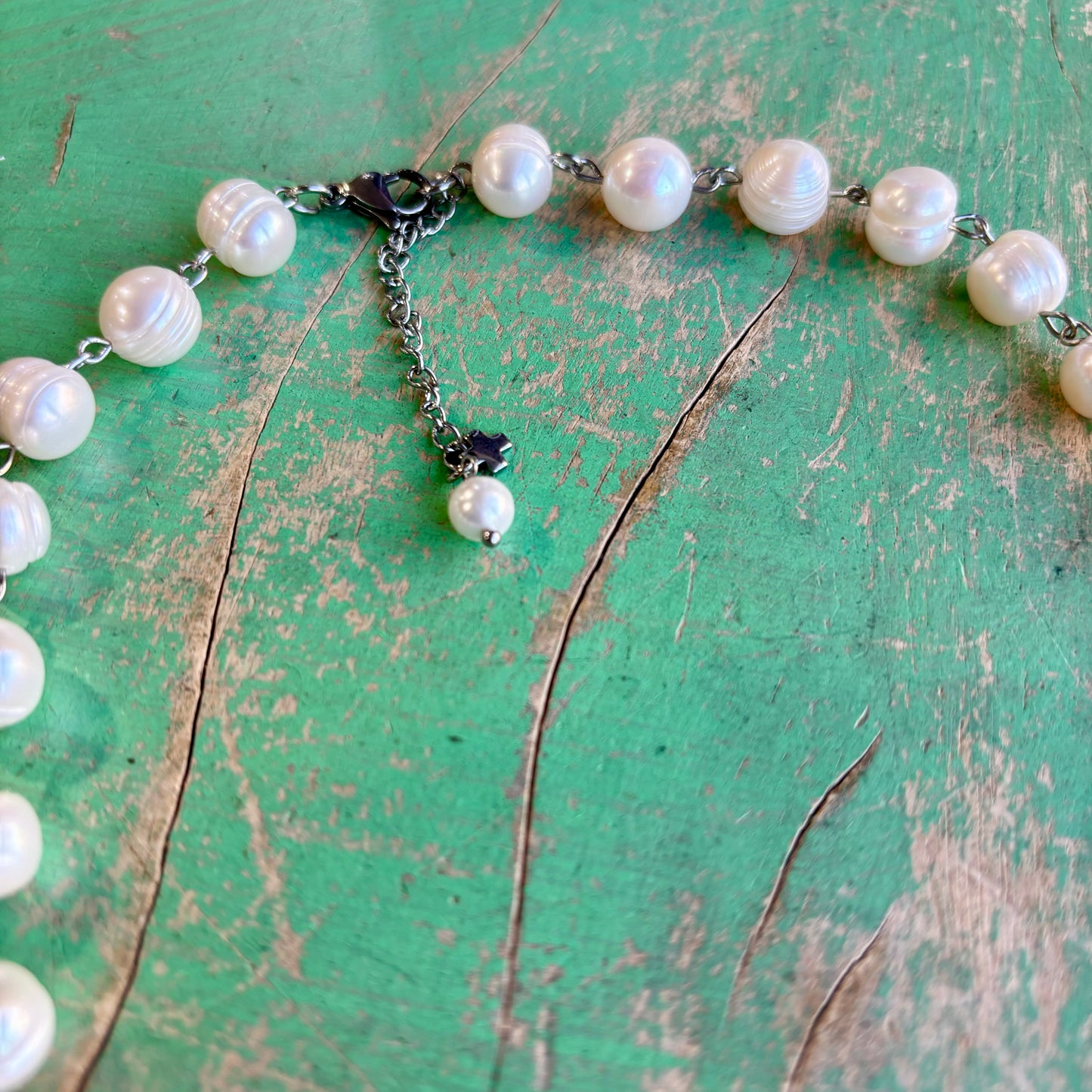 Hand Linked FW Pearl Necklace with Ornate Cross