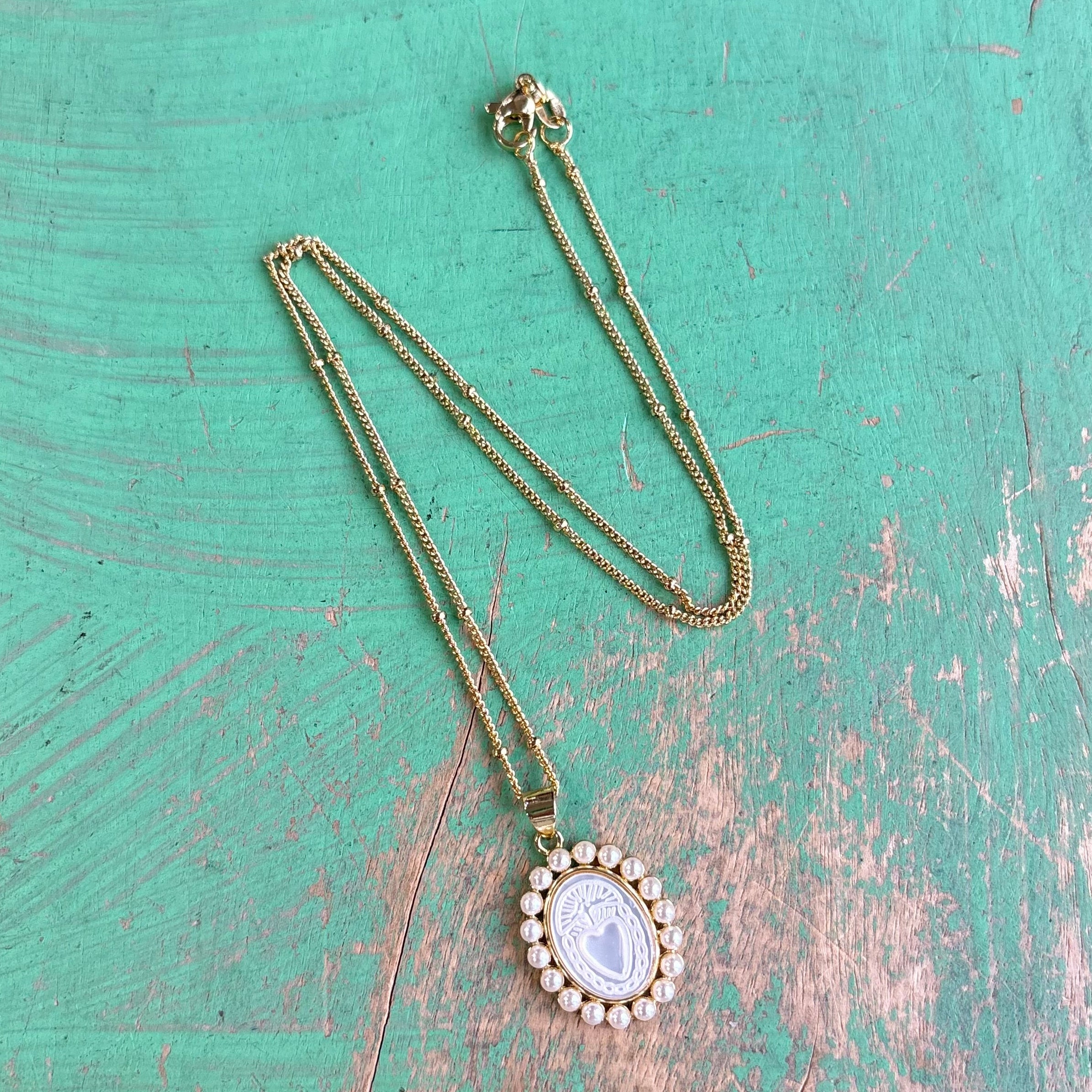 Mother of Pearl Halo Necklace