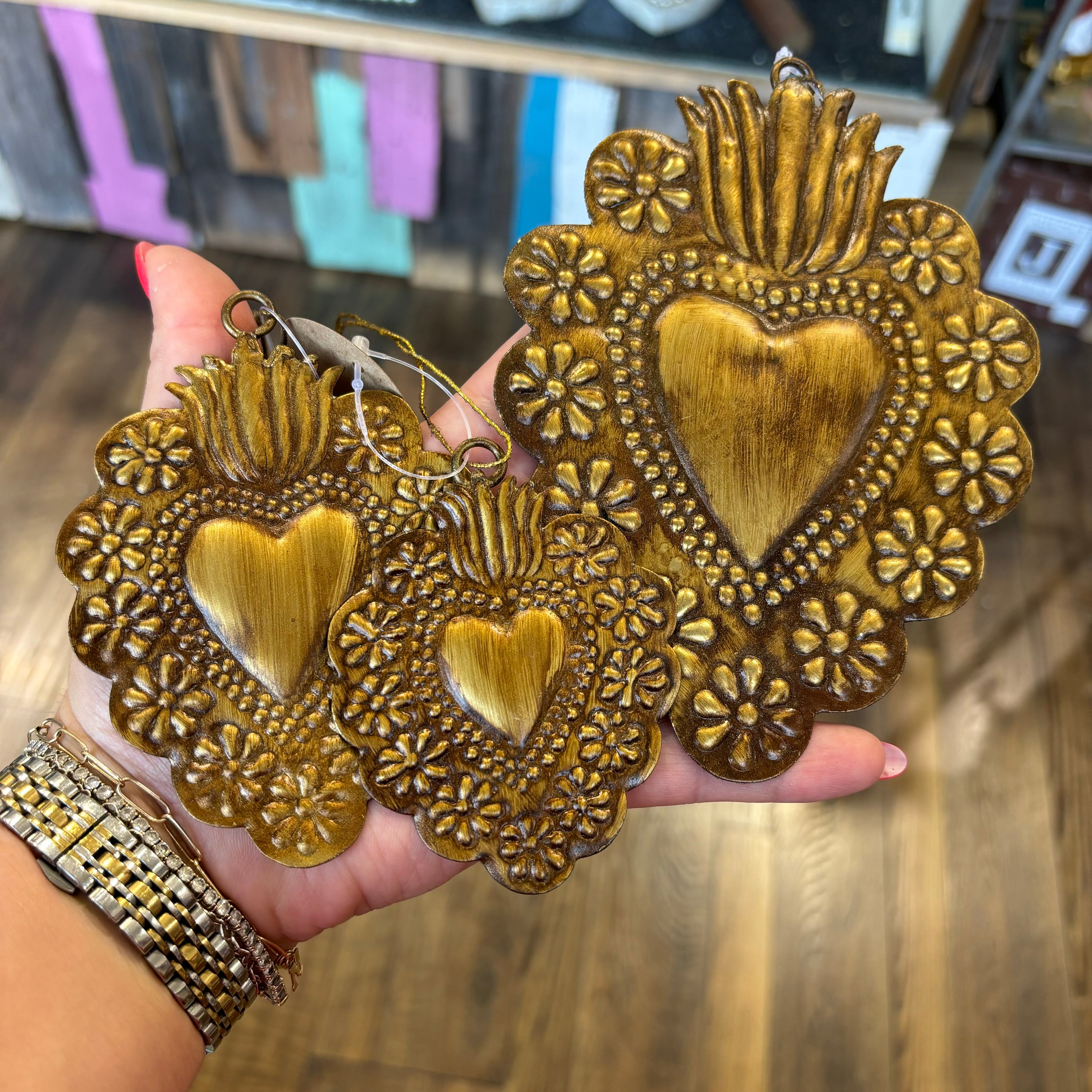 Floral Tin Sacred Hearts