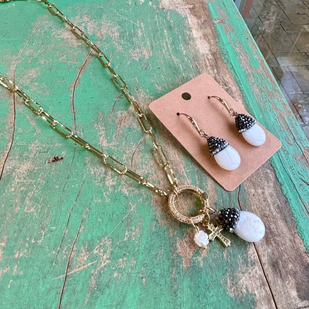 Elizabeth Paperclip Drop Necklace