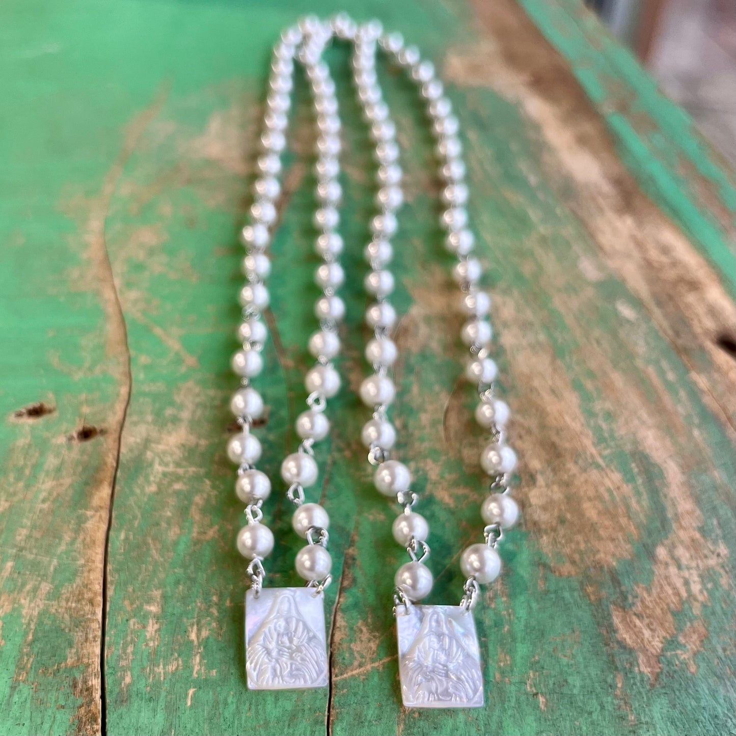 Shell Pearl Scapular