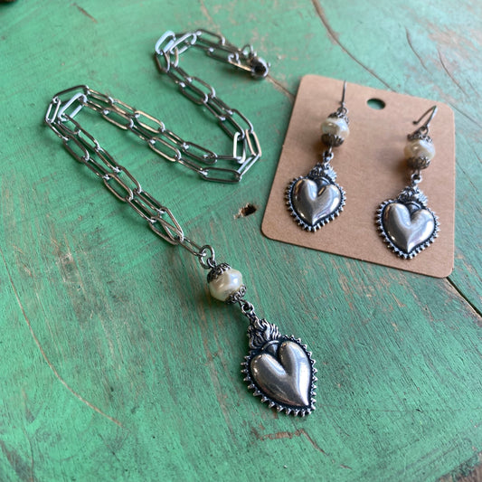 Paperclip Elegant Sacred Heart Necklace and Earrings Set