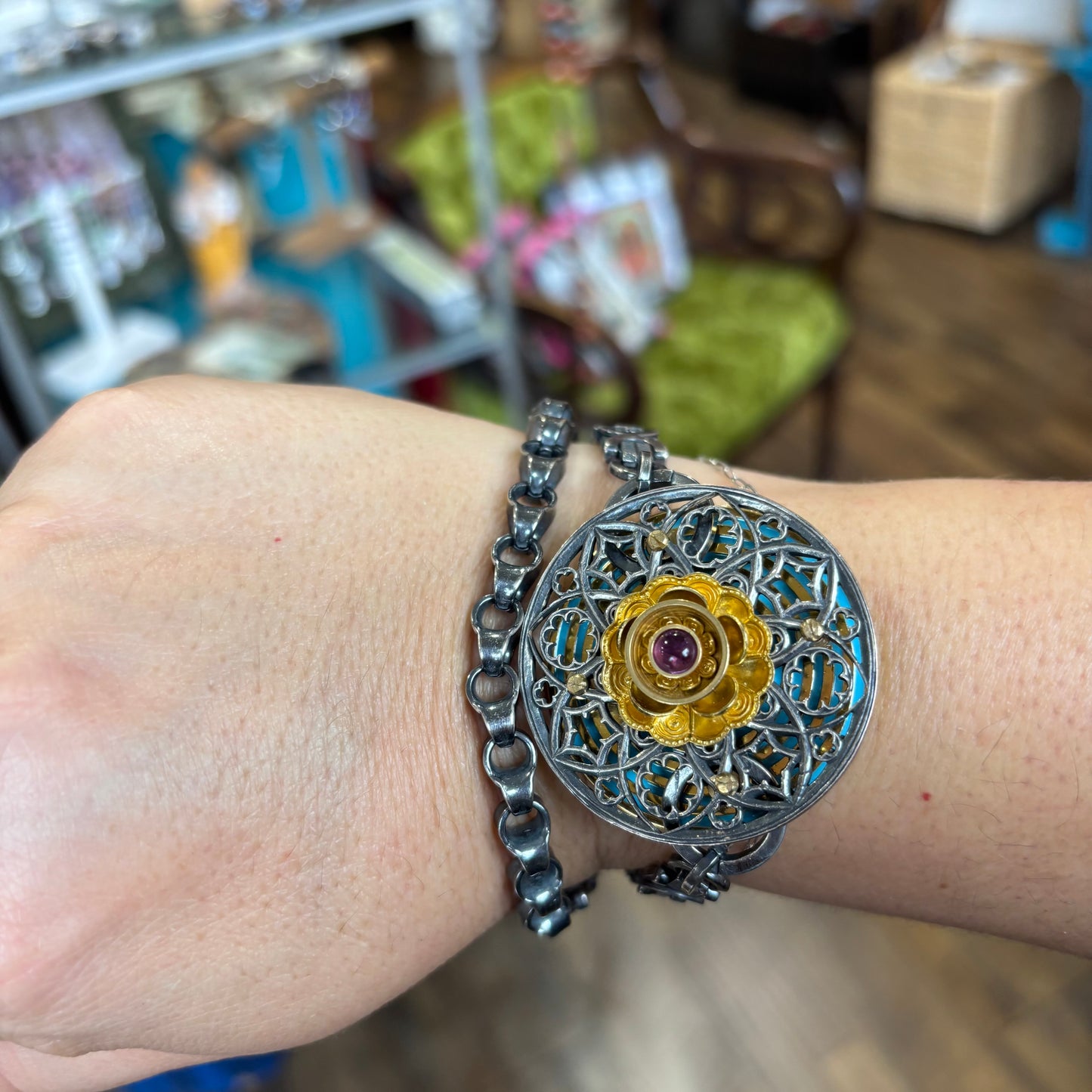 Round Blooming Adjustable Bracelet