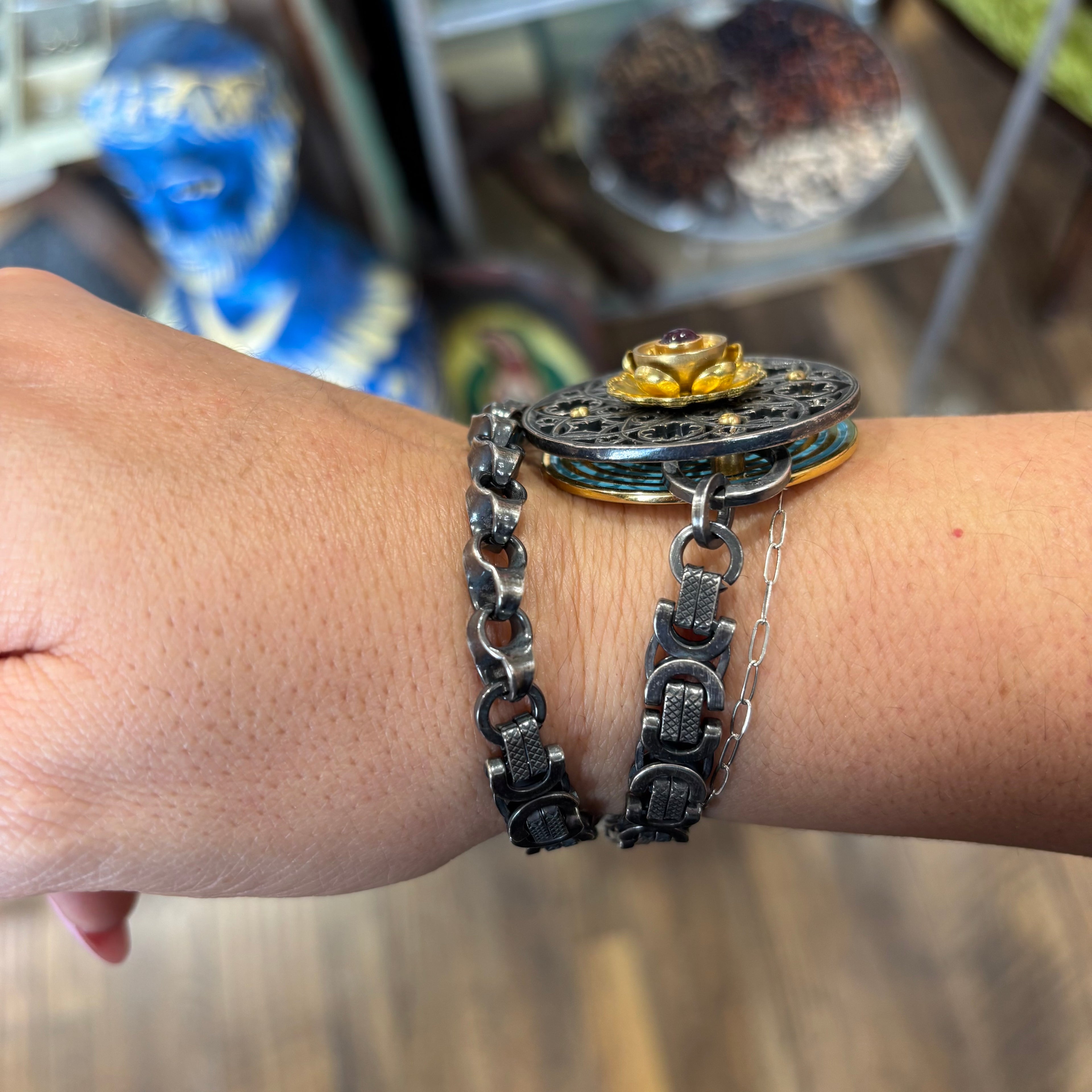 Round Blooming Adjustable Bracelet
