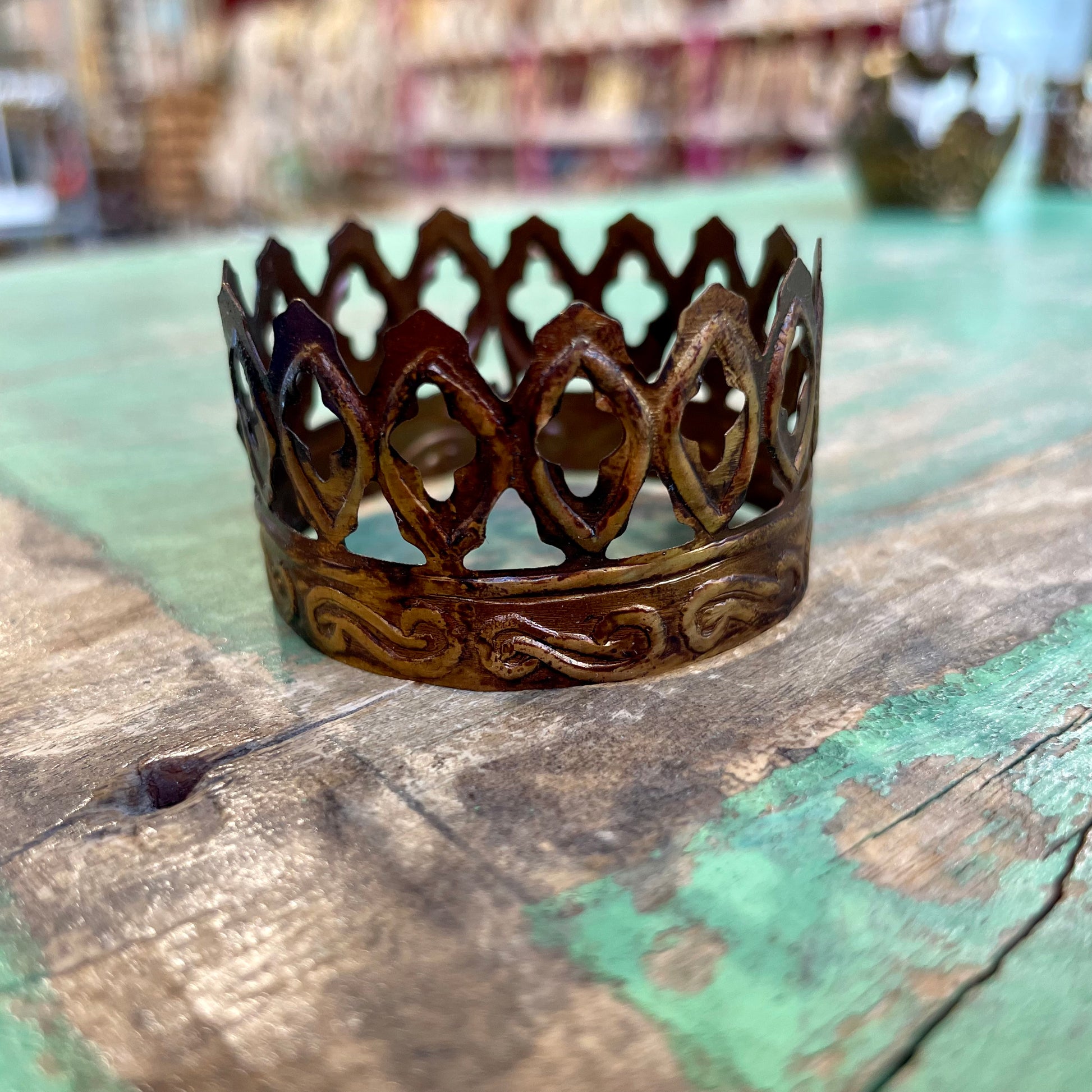 Mini Crowns – Love and Honor Jesus