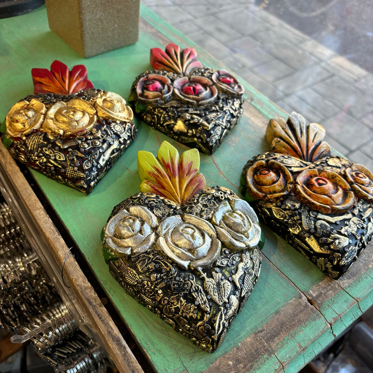 Milagros Corazon with Roses