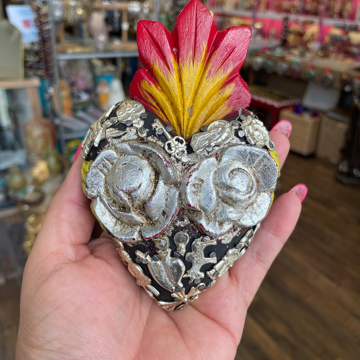 Milagros Corazon with Roses