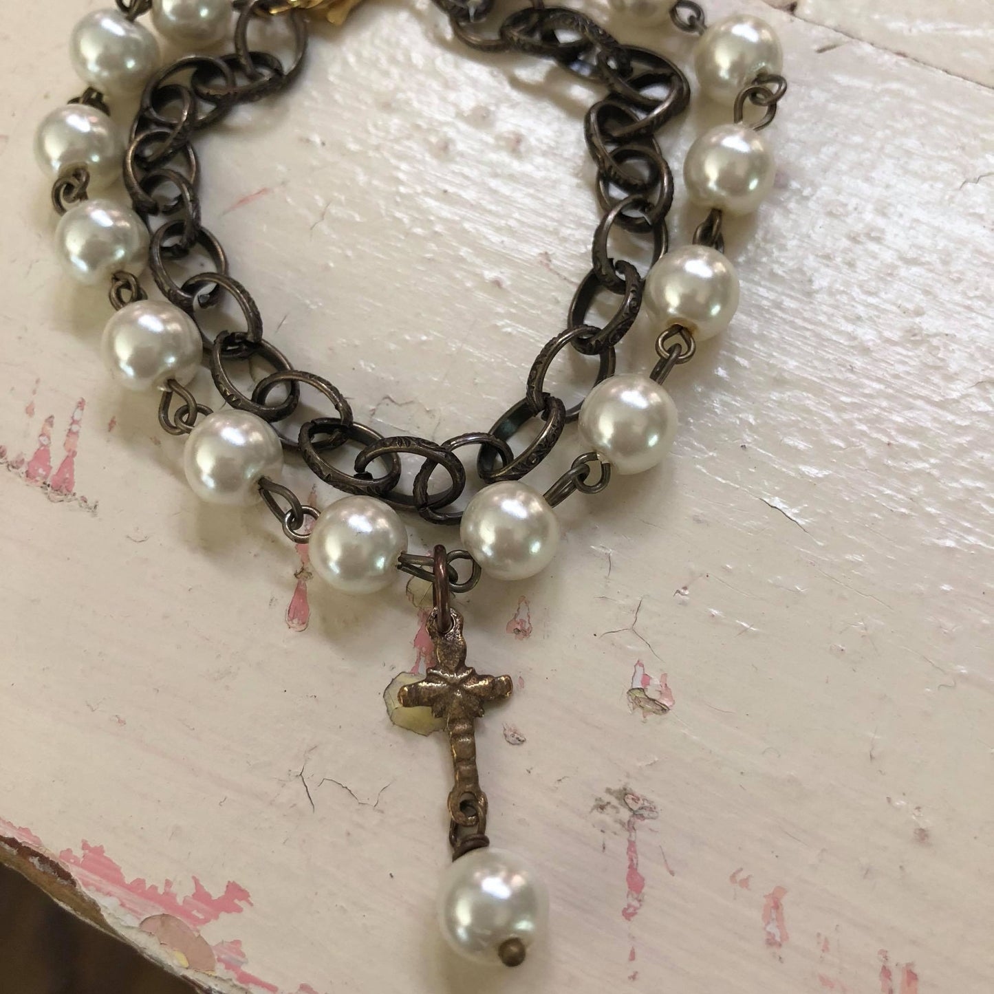 Jesus' Love Pearl Set