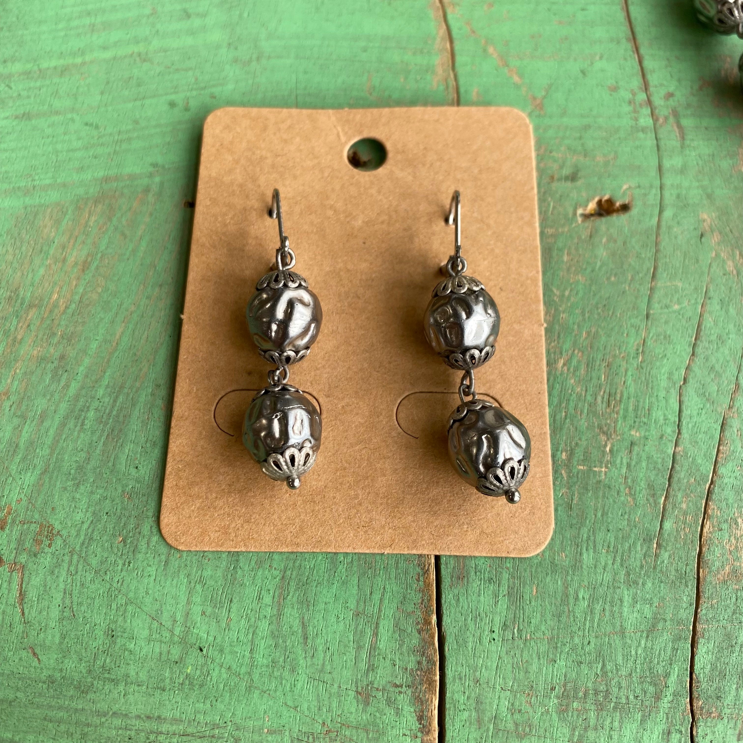 Guadalupe Grey Pearl Necklace and Earring Set