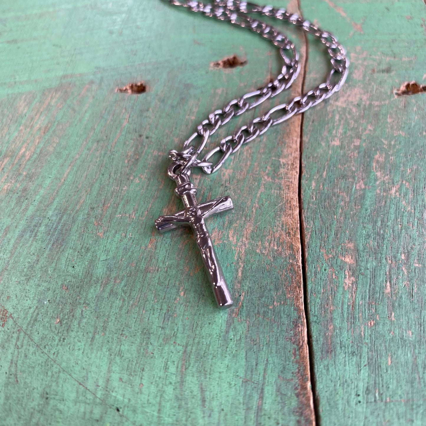 Figaro Chain with Crucifix