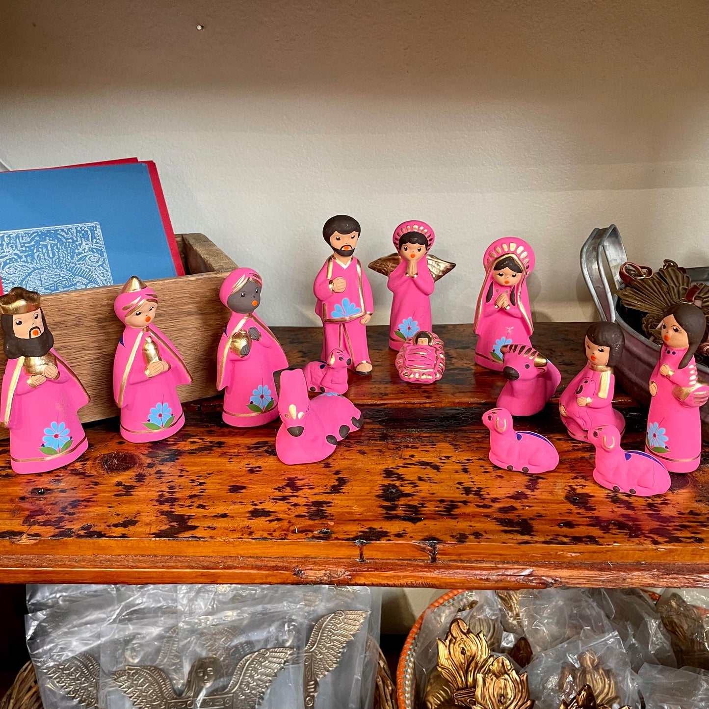 Bright Nativity Sets Love and Honor Jesus