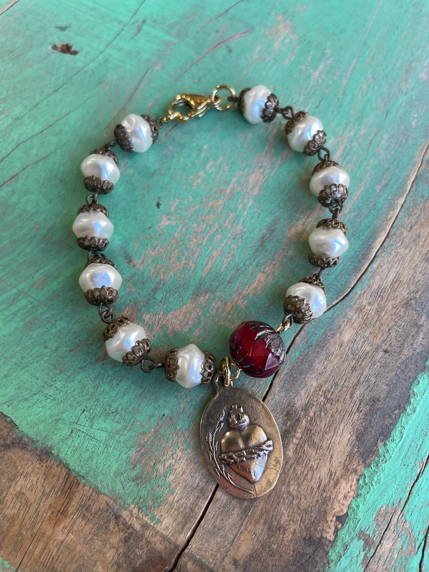 Bronze Sacred Heart Pearls Bracelet and Earrings