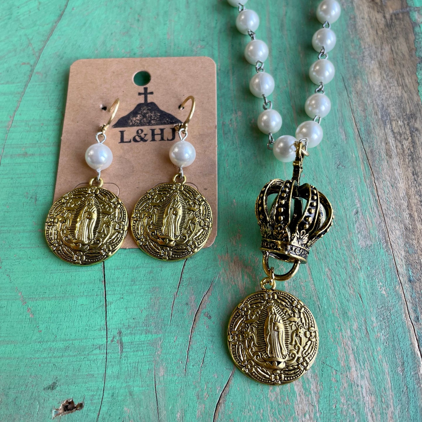Gold Crown of Mary Pearl Necklace Set