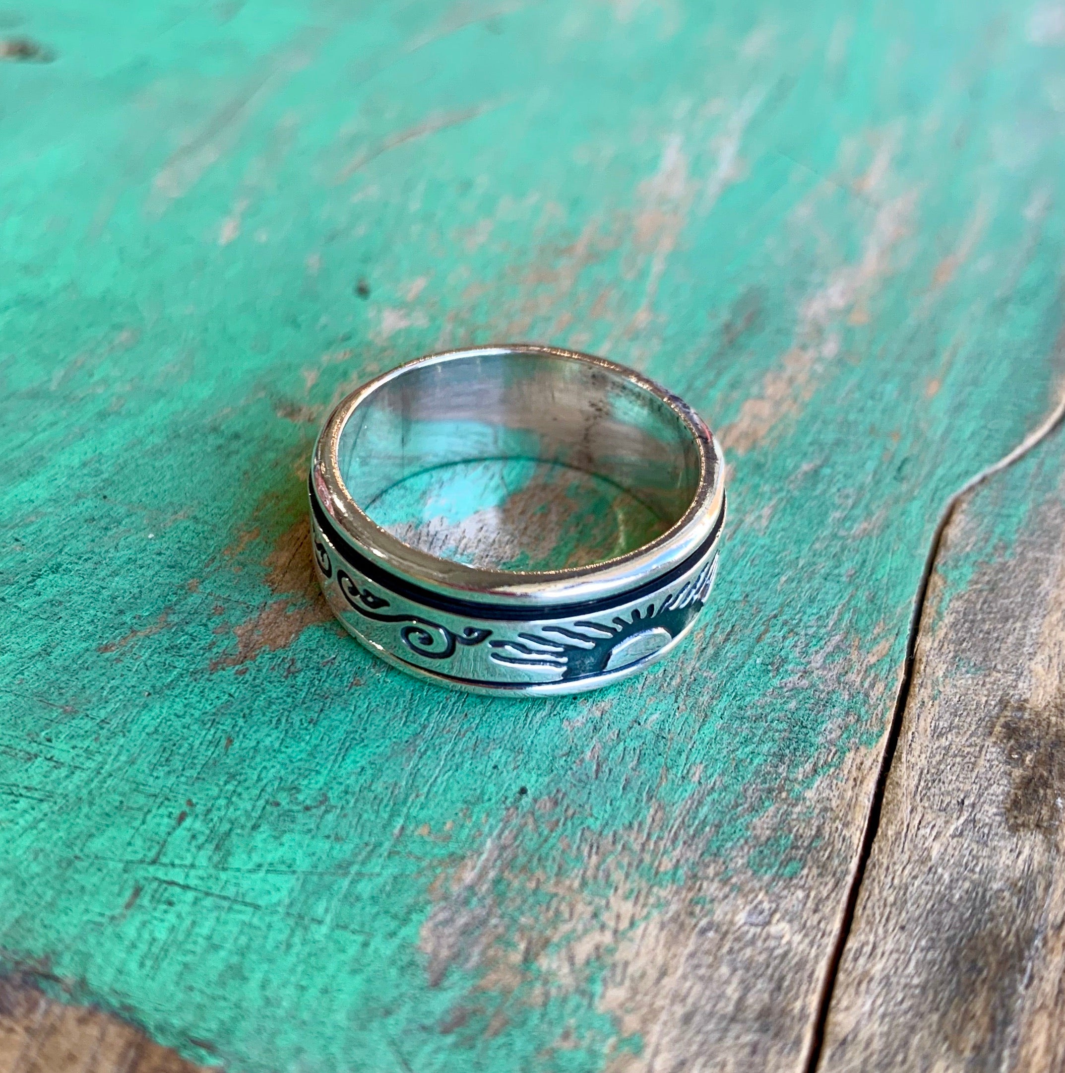 Rising Sun Spinner Ring